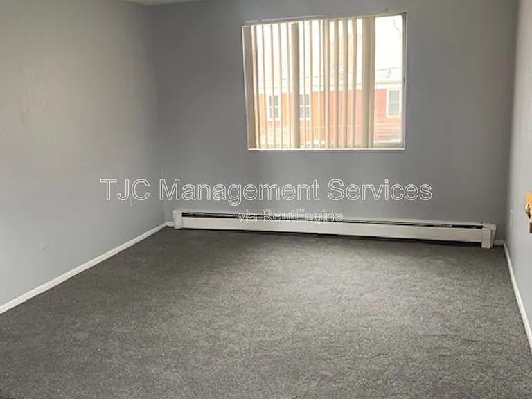 1138 N Corona St #301 — Photo 10