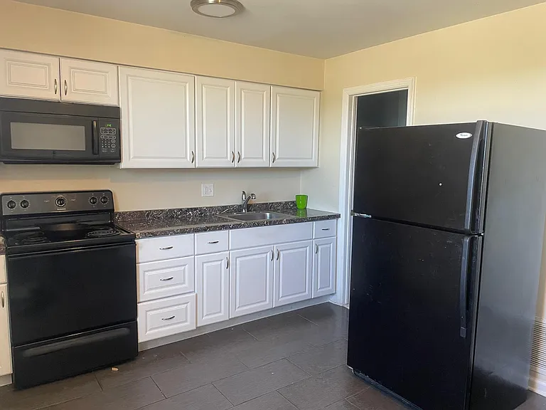 28 E Camplain Rd #2 — Photo 2
