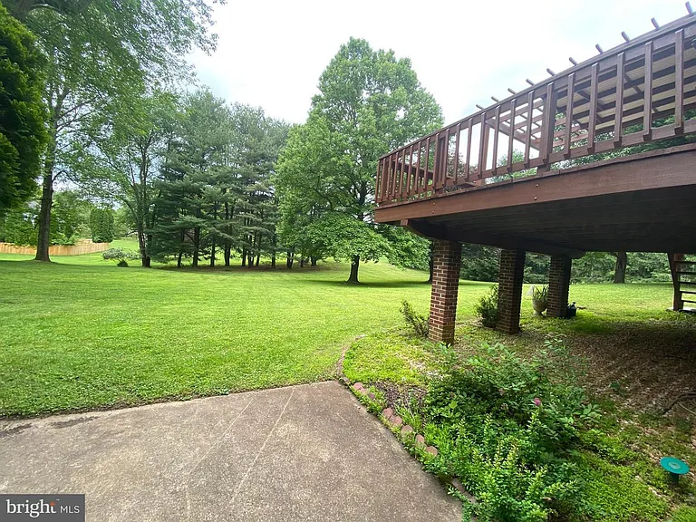 330 River Bend Rd — Photo 9