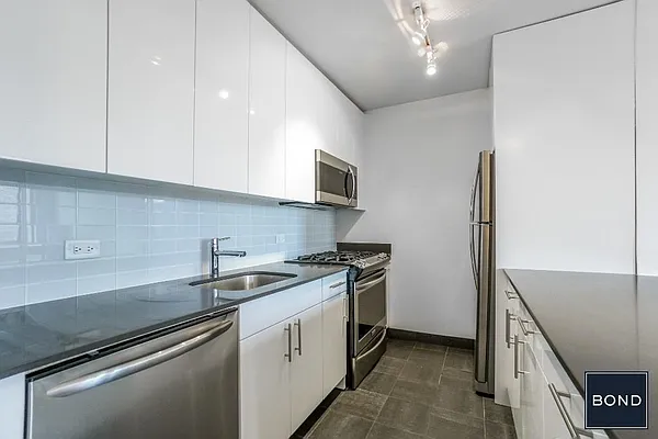 Rented by Bond New York | media 4