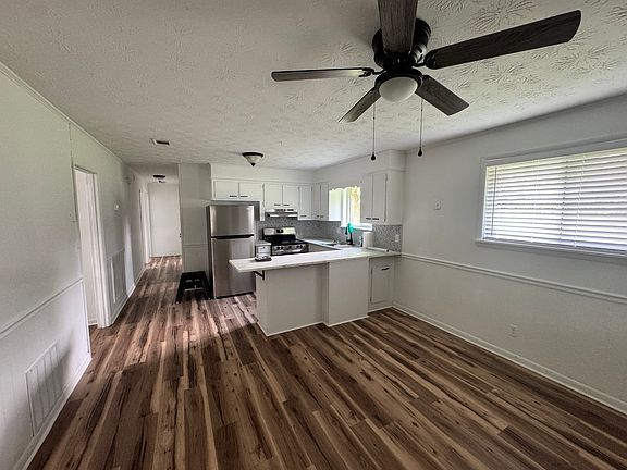 2nd image of 4012 Prescott Dr