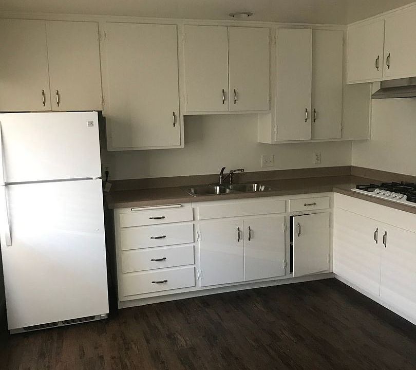 2nd image of 965 Pine Ave APT B