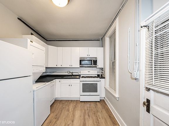 5th image of 952 W Montana St Floor 1