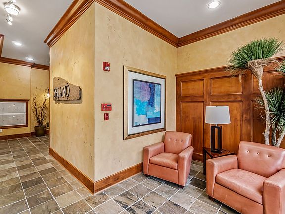4th image of 133 Queen Anne Ave N #204