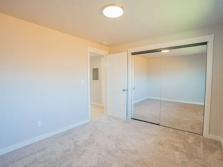 2840 Railroad St SE — Photo 6