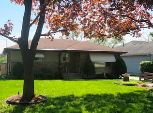 225 Village Rd, Willowbrook, IL 60527