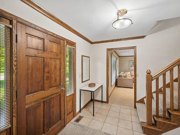 5th image of 501 Valleywood Cir