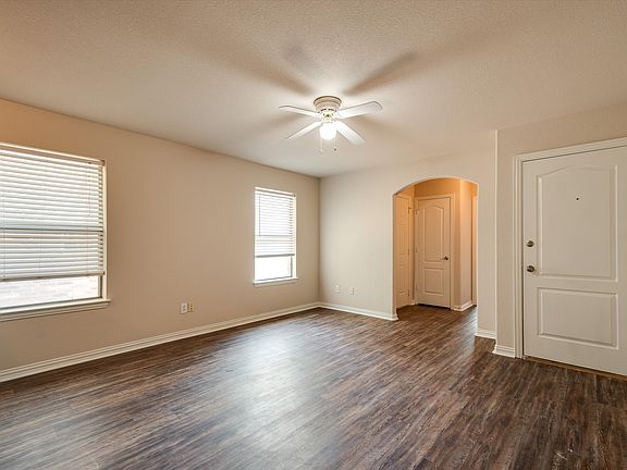 5th image of 121 Cliff Heights Cir