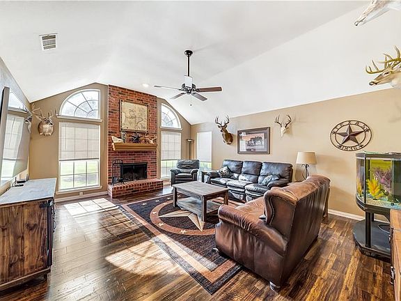 3rd image of 3017 English Creek Dr