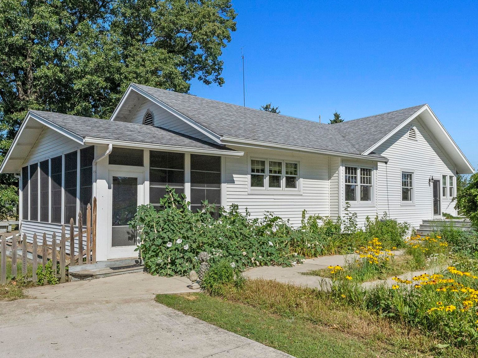 11739 N State Road 13, Syracuse, IN 46567 | Zillow