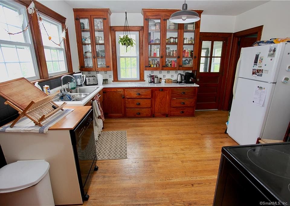 2nd image of 22 Dewey Ave