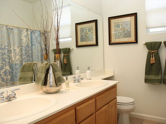 2nd image of 8252 Skyline Cir