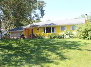 1426 Grospoint Ave N, Oakdale, MN 55128