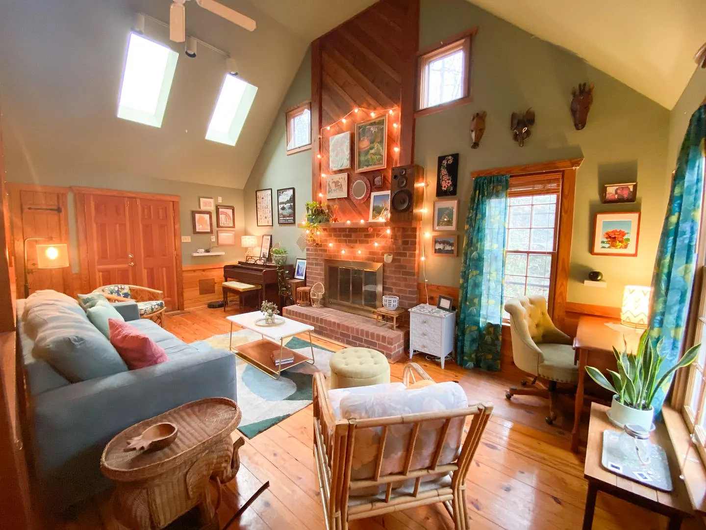 Adorable Furnished Home in Westlake Hills! — Photo 2