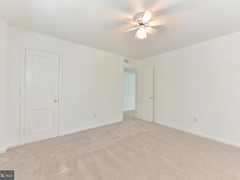 1423 N Nash St #208 — Photo 17