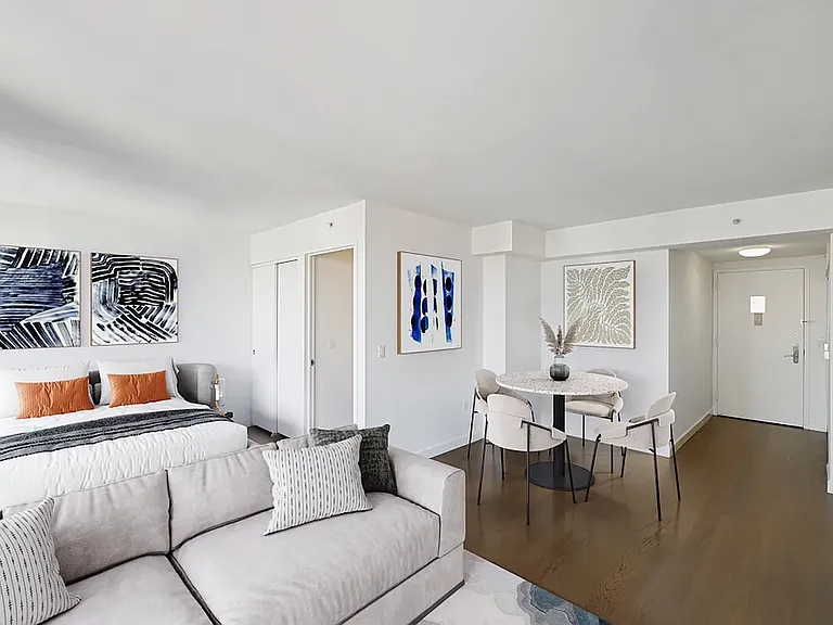 561 10th Ave #33B — Photo 11