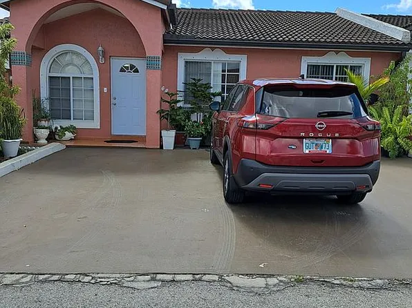 7668 NW 179th Ter, Hialeah, FL 33015