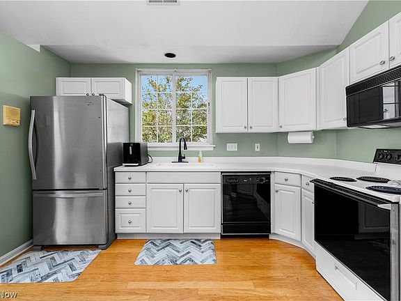 3rd image of 212 Vista Cir #12A