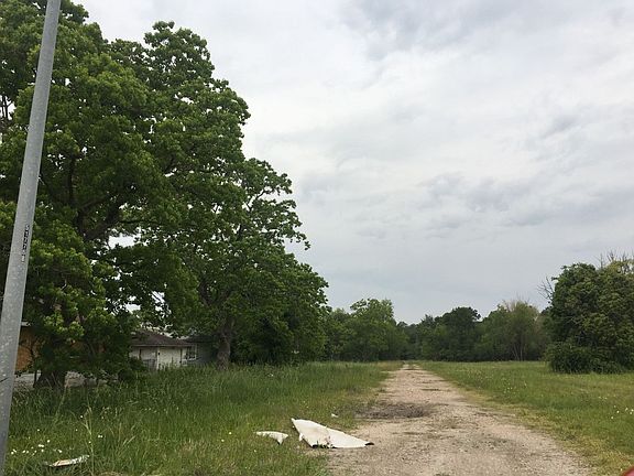 5th image of 1602 Forrest Ln