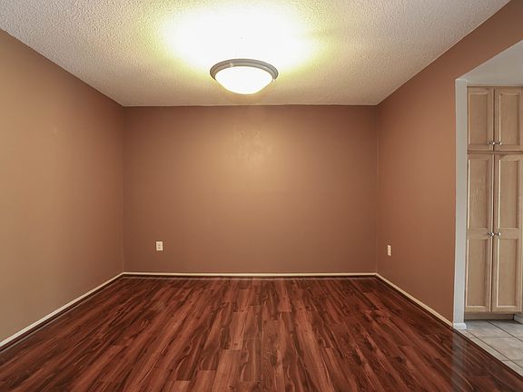 3rd image of 4500 S 4 Mile Run Dr APT 332