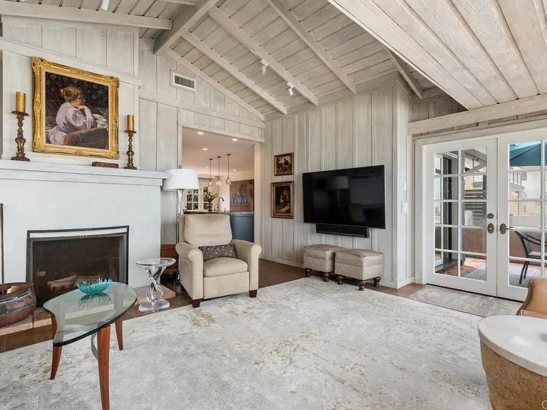 2028 Ocean Front — Photo 15