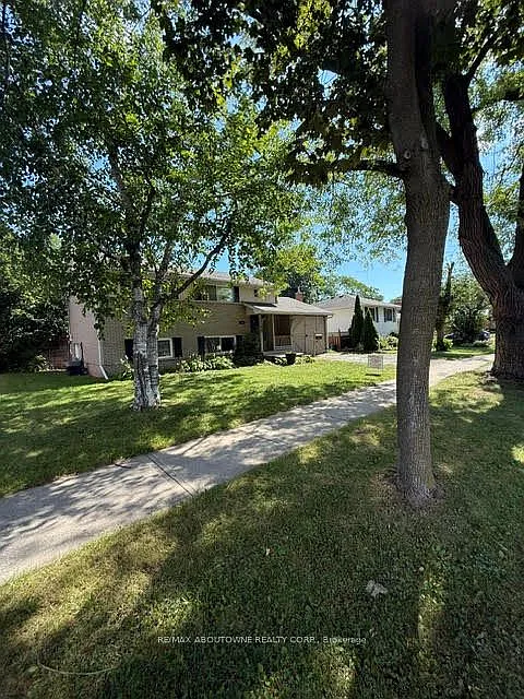 4 bed, $2,999 — Photo 1