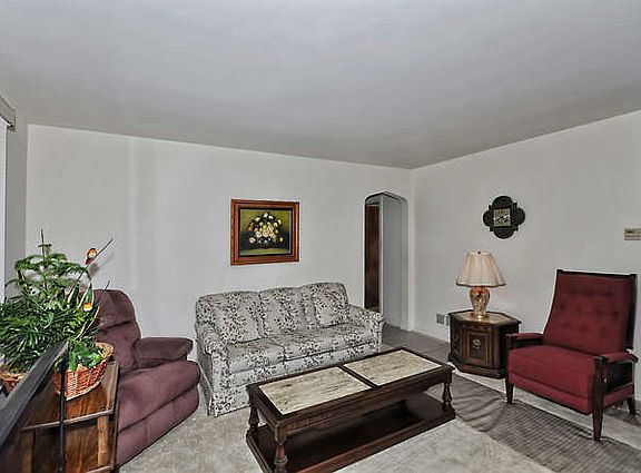 4th image of 2937 Lincoln St