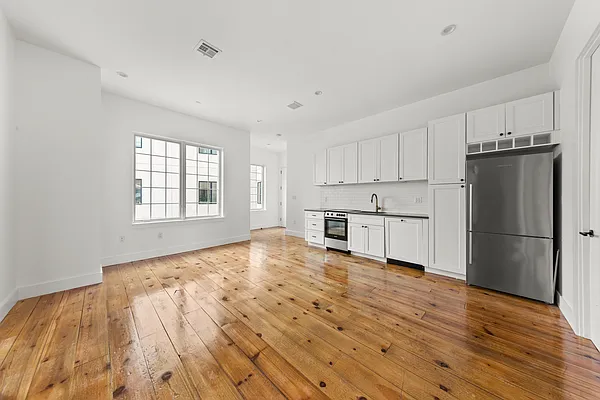 Rented by PM Management | media 85