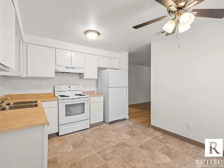 310 Independence Cir #A-D — Photo 5