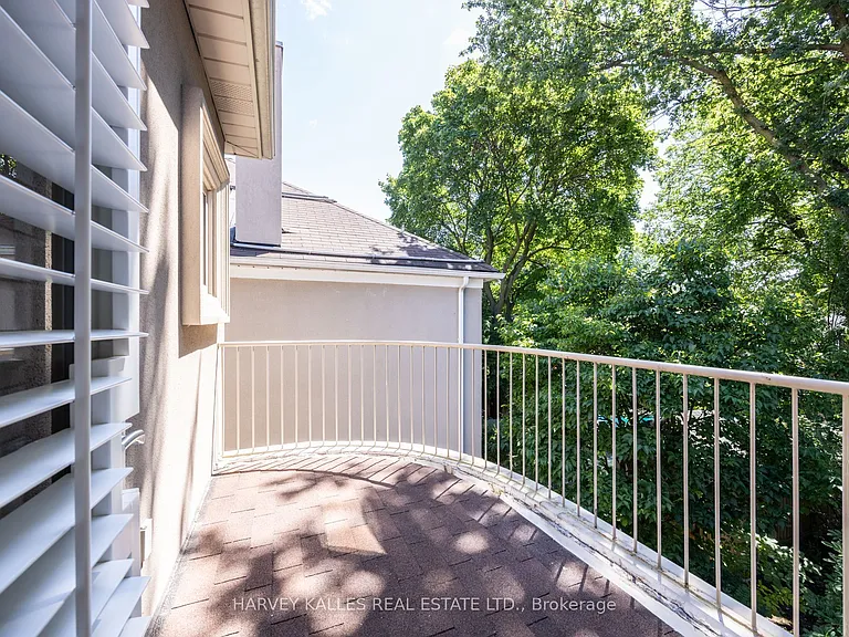 495 Deloraine Ave — Photo 29