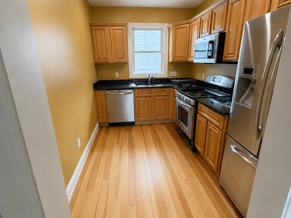 33 Messina St #2, Providence, RI 02908