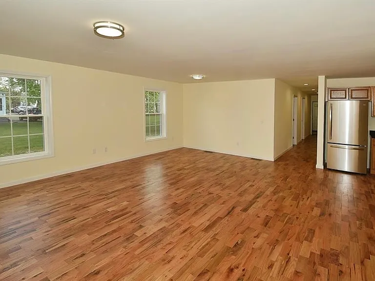73 Fairfield St — Photo 5