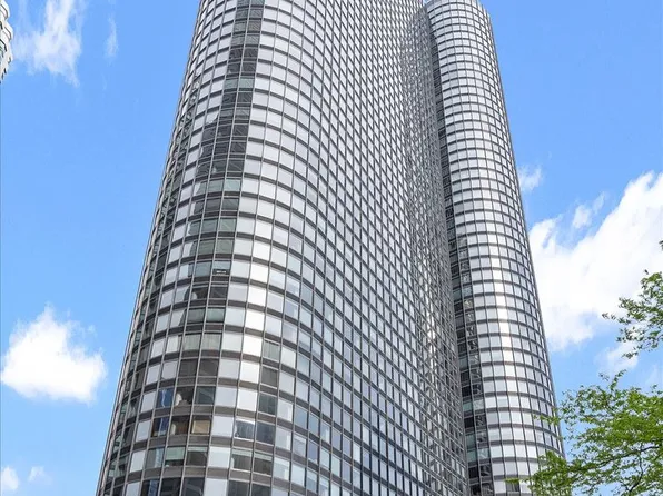 155 N Harbor Dr APT 2206, Chicago, IL 60601