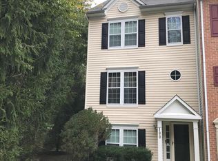 100 Blackbird Hill Ln, Laurel, MD 20724