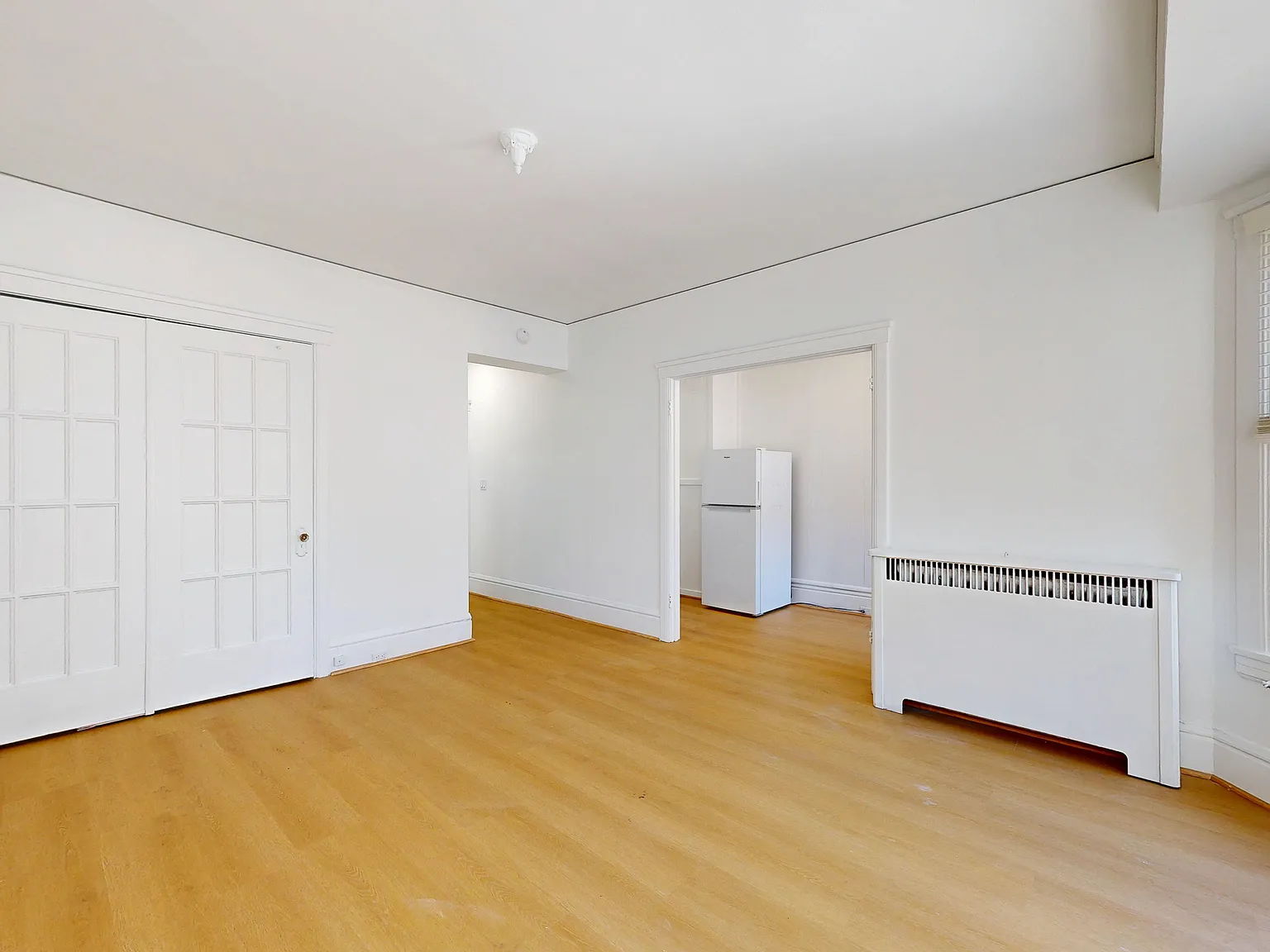 Top-Floor Studio with City Convenience Pet Friendly — Photo 3