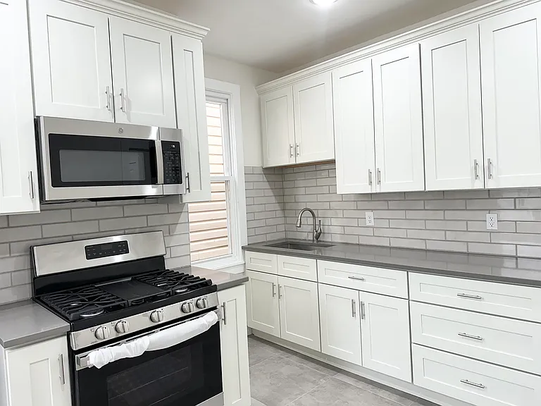 84 Dekalb Ave #2 — Photo 2