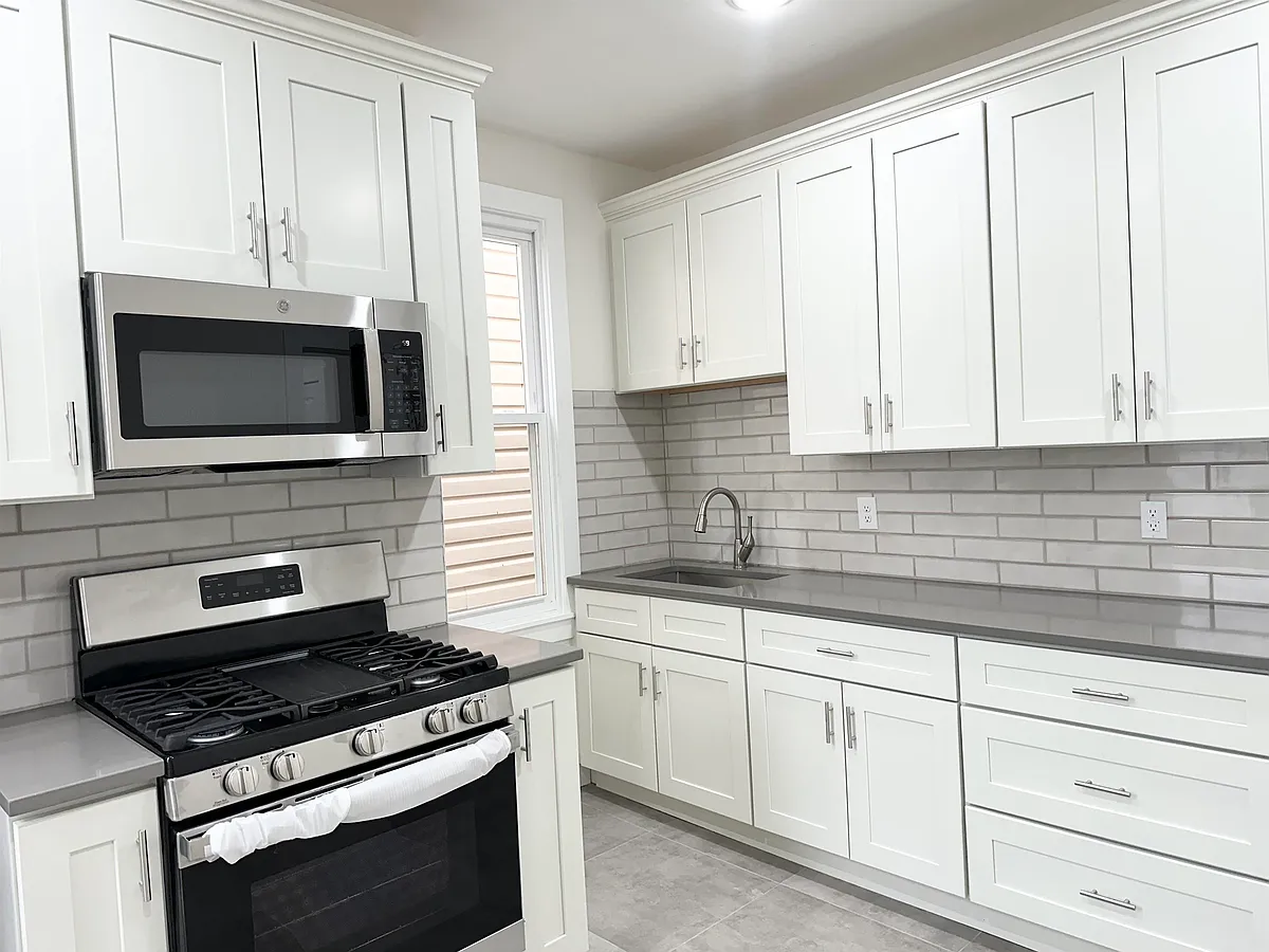 Building Photo - 84 Dekalb Ave #2