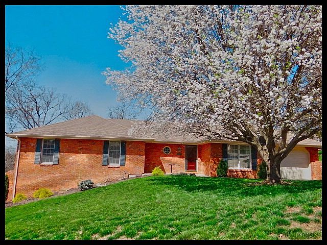 1st image of 2204 Julie Ln