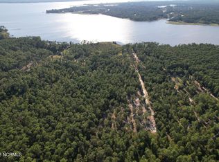 5280 Creek Pointe Rd, New Bern, NC 28560