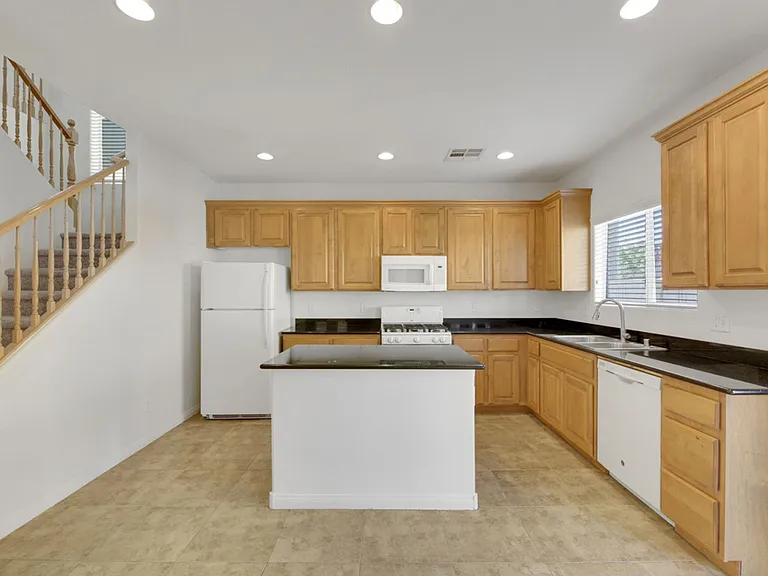 9366 Fitzwilliam Ave — Photo 7