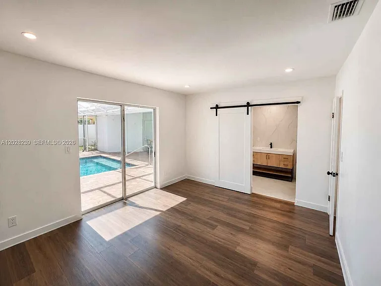6560 Hayes St — Photo 13