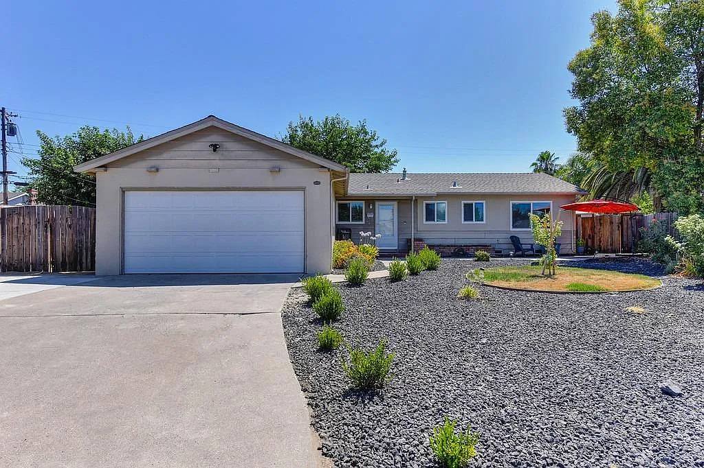 8000 Casuarnia Ct photo 1