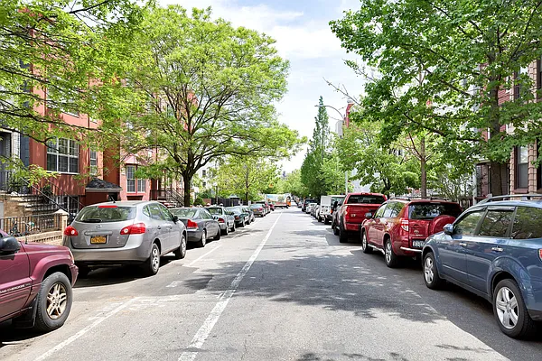 Rented by MNS | media 30