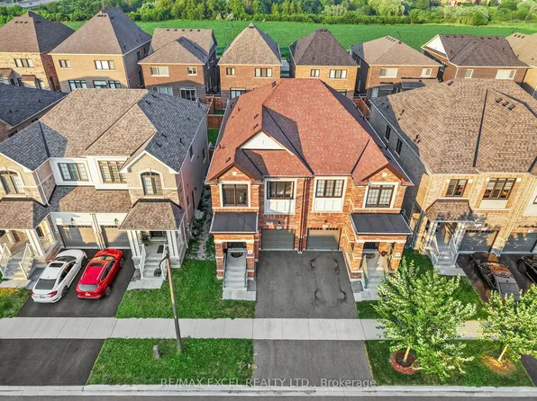 37 Macpherson St, Whitby, ON L1P 0N5