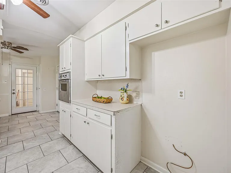 435 Rolling Wood Rd — Photo 13