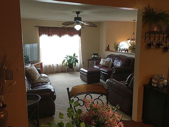 5th image of 813 E 16th Street Ter