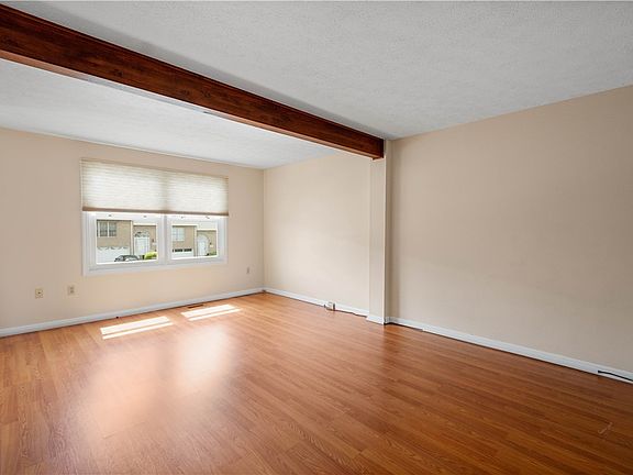 5th image of 2309 Elm Dr