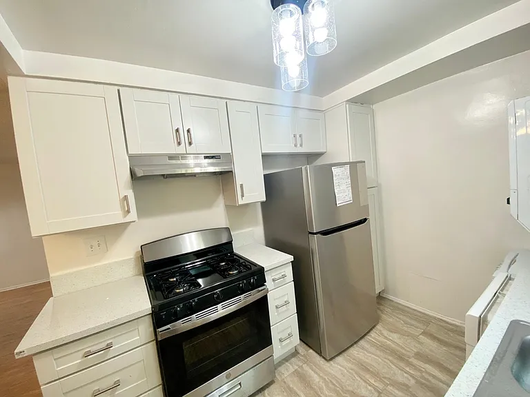 7654 Fountain Ave #2 — Photo 4