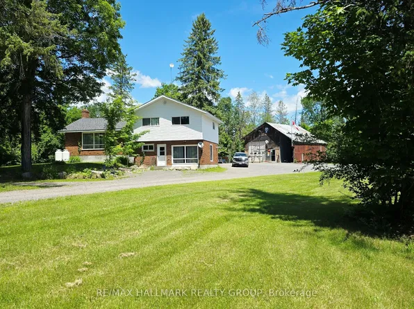 4318 Stonecrest Rd, Ottawa, ON K0A 3M0