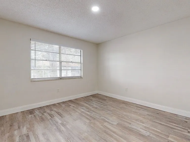 Janie B Apartments — Photo 26